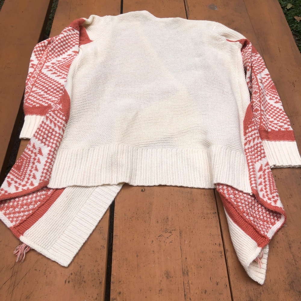 Cozy Geometric Patterned Cardigan - image 3